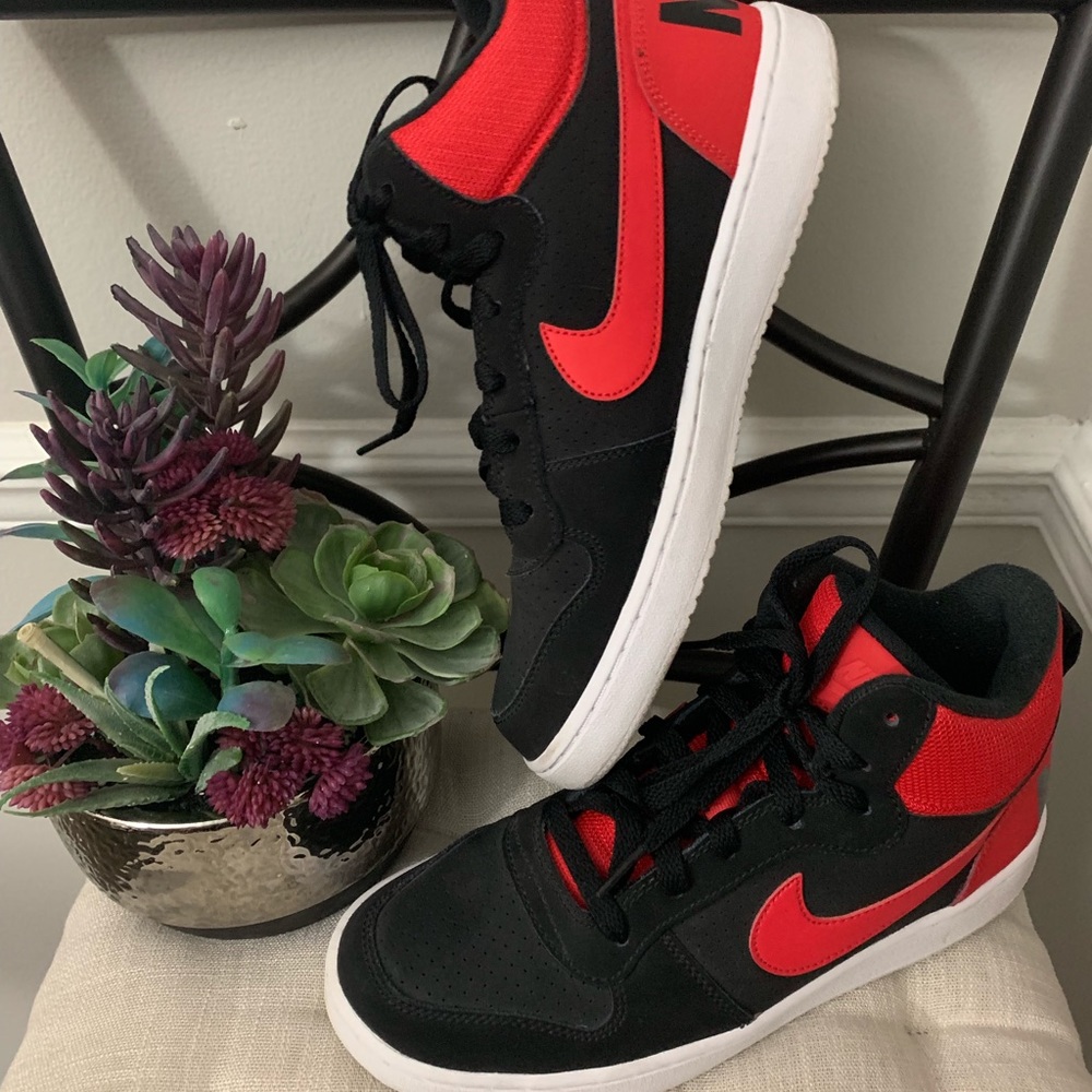 Nike Black and Red size 7y